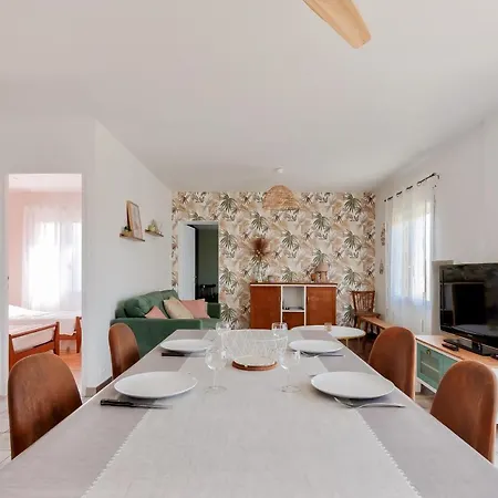 Calme, Detente Et Nature A Holiday home Landevieille