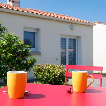Calme, Detente Et Nature A Holiday home Landevieille